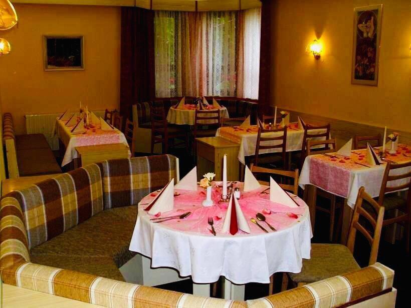 Restaurace A Penzion Maja Бенецко Экстерьер фото