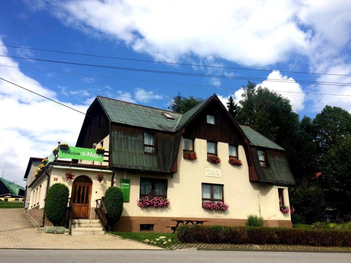 Restaurace A Penzion Maja Бенецко Экстерьер фото