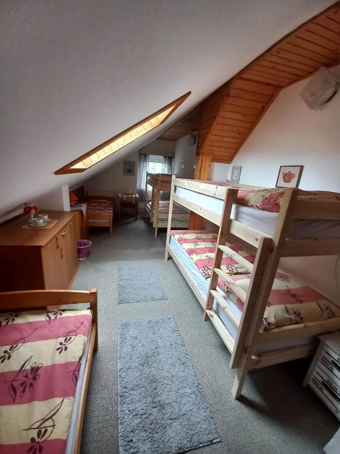 Restaurace A Penzion Maja Бенецко Экстерьер фото